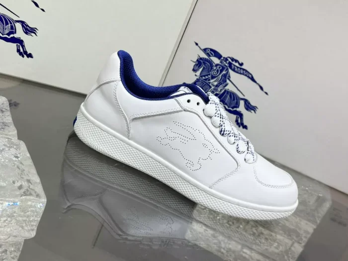 BURB5RRY LEATHER STOCK SNEAKERS IN WHITE   BBR091