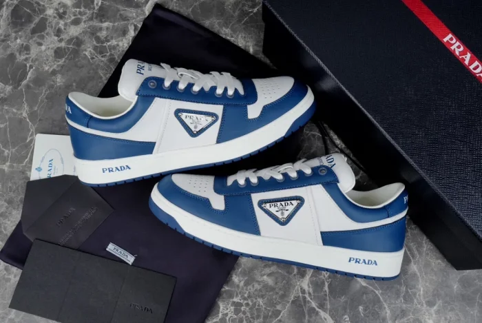 PR@DA@ DOWNTOWN LEATHER SNEAKERS IN WHITE AND LACQUER BLUE- PRD011
