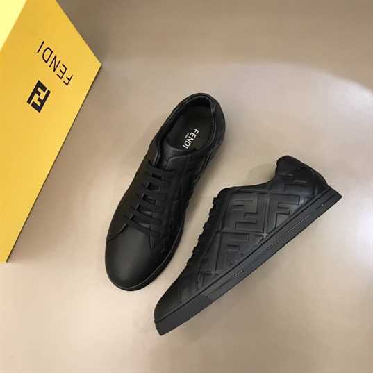 FEND1 BLACK NAPPA LEATHER LOW-TOP SNEAKERS   FD04