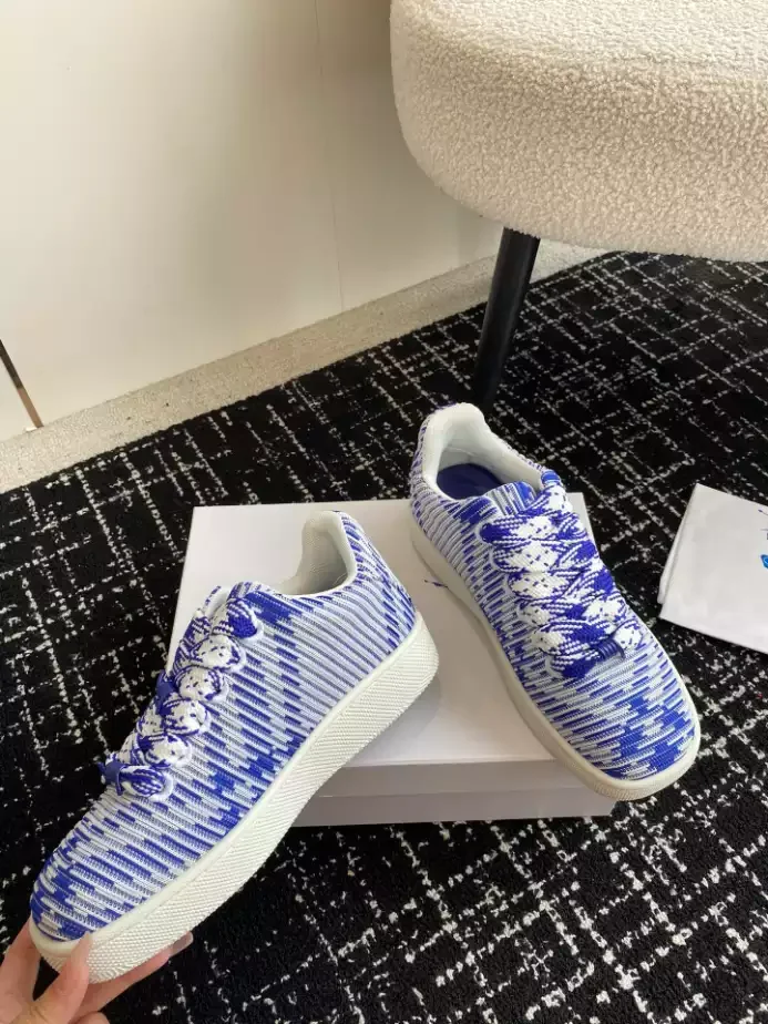 BURB5RRY CHECKED KNITTED SNEAKERS   BBR101