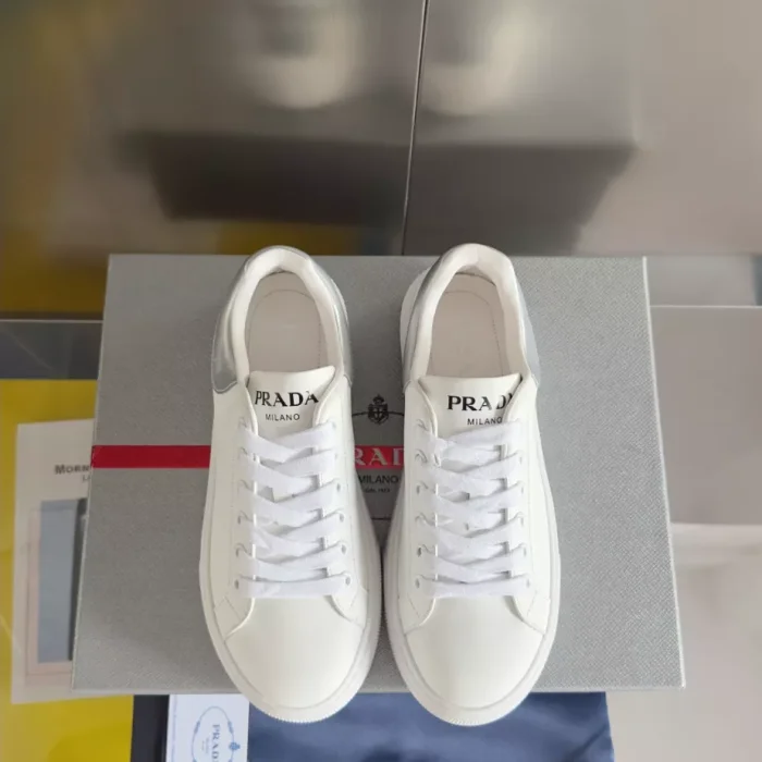 PR@DA@ LEATHER LOW-TOP SNEAKERS   PRD062