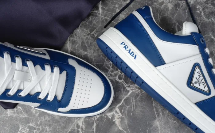 PR@DA@ DOWNTOWN LEATHER SNEAKERS IN WHITE AND LACQUER BLUE- PRD011