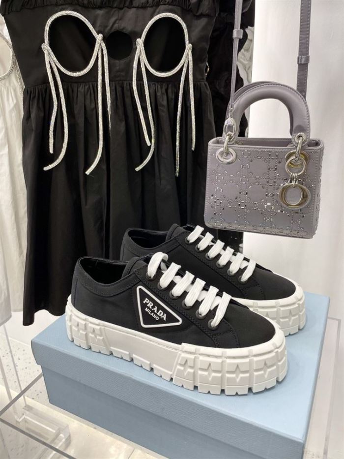 PR@DA@ DOUBLE WHEEL RE-NYLON GABARDINE SNEAKERS BLACK   PRD086