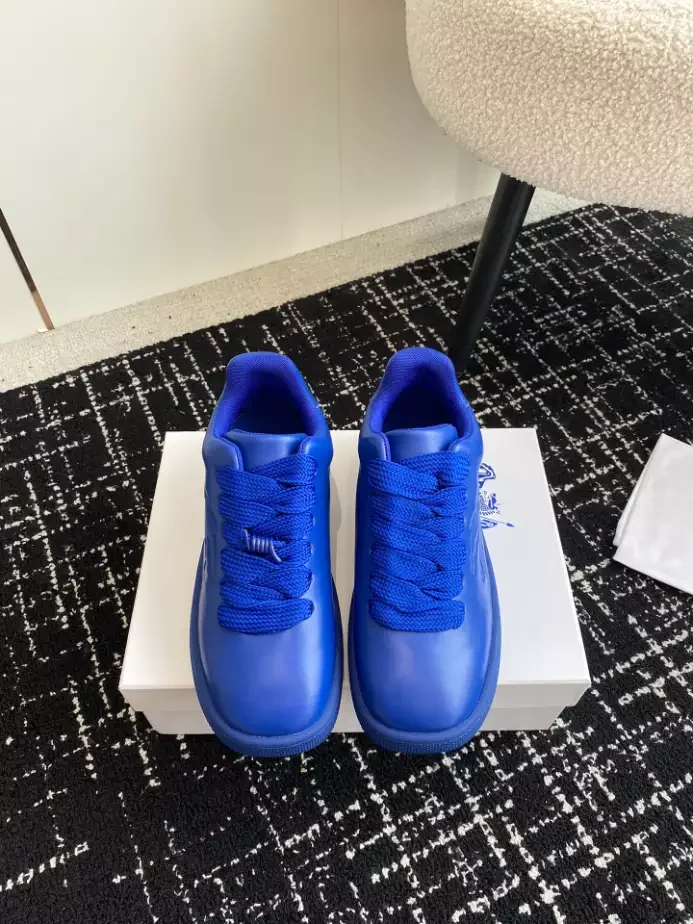 BURB5RRY BOX LOGO-DEBOSSED LEATHER SNEAKERS   BBR099