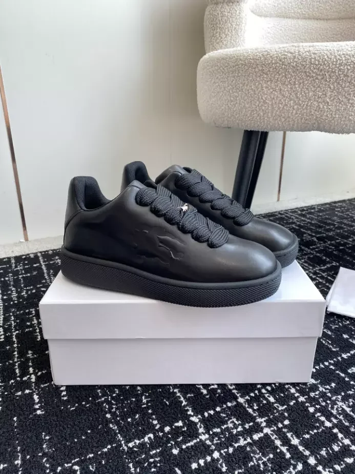 BURB5RRY BOX LOGO-DEBOSSED LEATHER SNEAKERS   BBR097