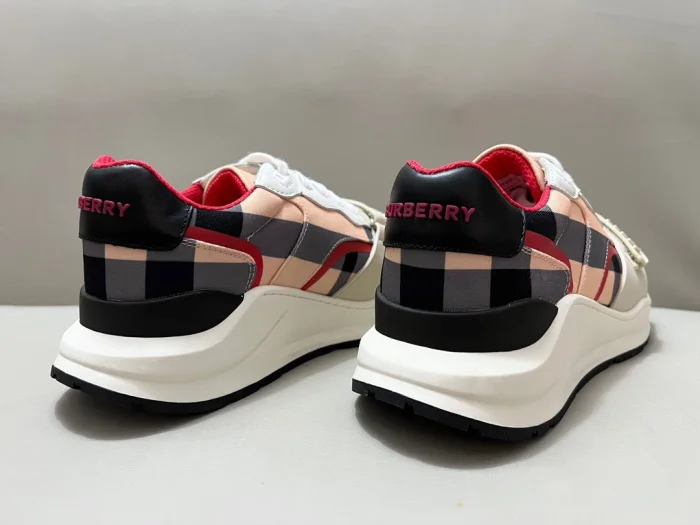 BURB5RRY VINTAGE CHECK SNEAKERS   BBR112