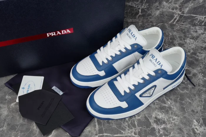 PR@DA@ DOWNTOWN LEATHER SNEAKERS IN WHITE AND LACQUER BLUE- PRD011