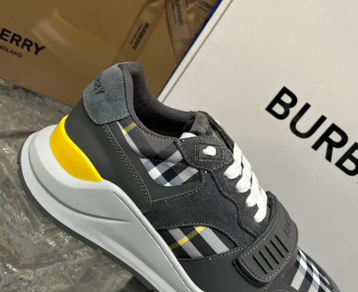 BURB5RRY VINTAGE CHECK SNEAKERS   BBR110