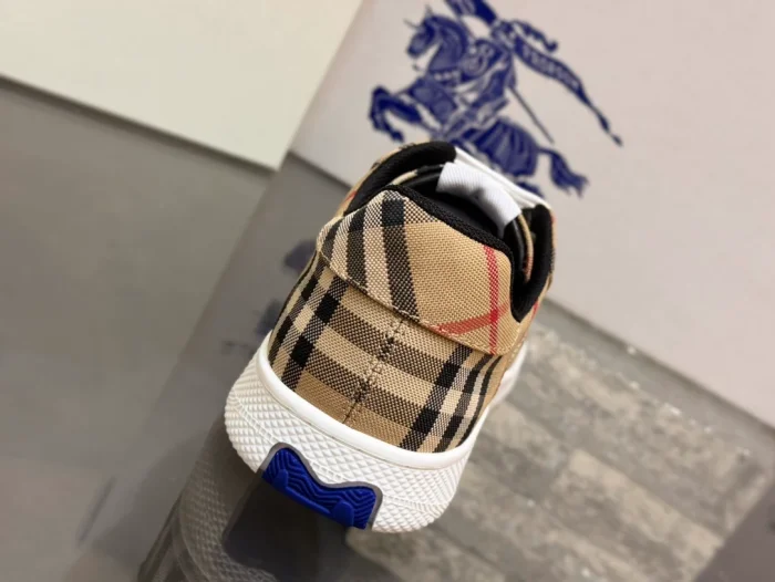 BURB5RRY TERRACE CHECK SNEAKERS   BBR105