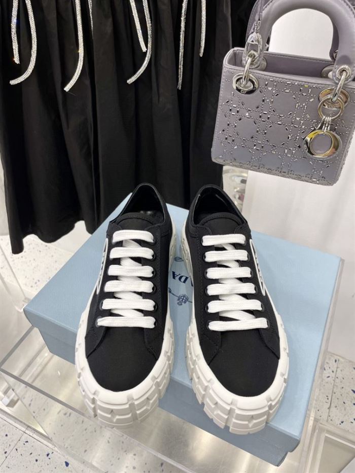 PR@DA@ DOUBLE WHEEL RE-NYLON GABARDINE SNEAKERS BLACK   PRD086