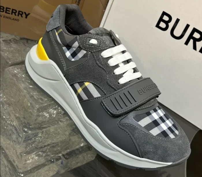 BURB5RRY VINTAGE CHECK SNEAKERS   BBR110