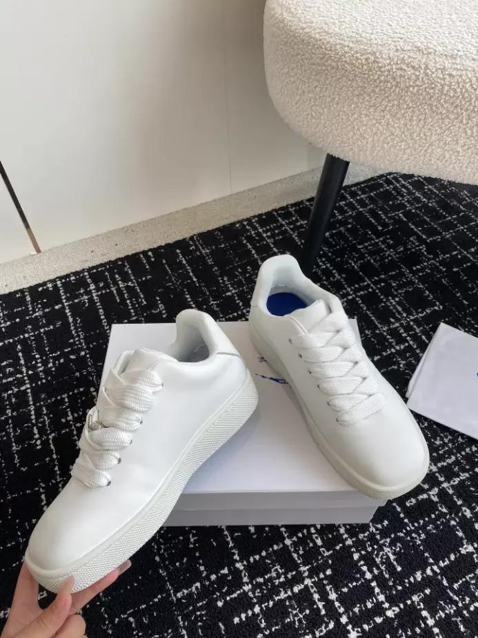 BURB5RRY BOX LOGO-DEBOSSED LEATHER SNEAKERS   BBR096