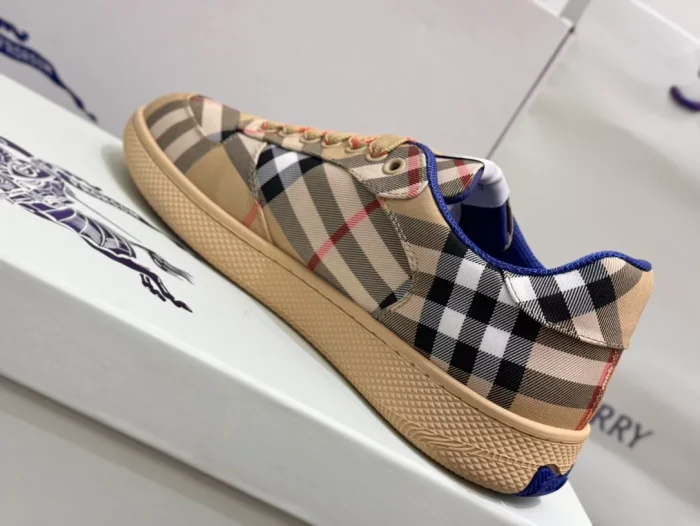BURB5RRY TERRACE CHECK SNEAKERS   BBR093