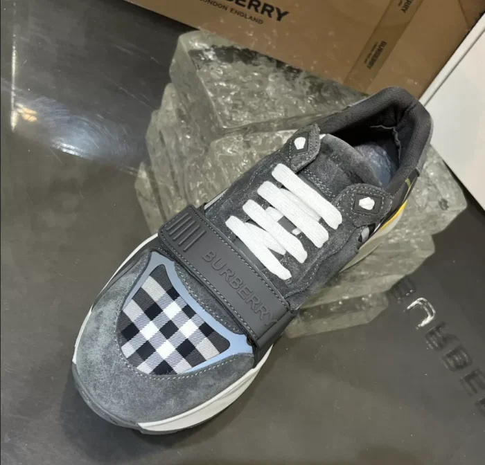 BURB5RRY VINTAGE CHECK SNEAKERS   BBR110