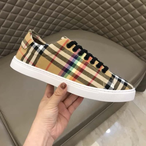 BURB5RRY RAINBOW VINTAGE CHECK TRAINERS   BBR15