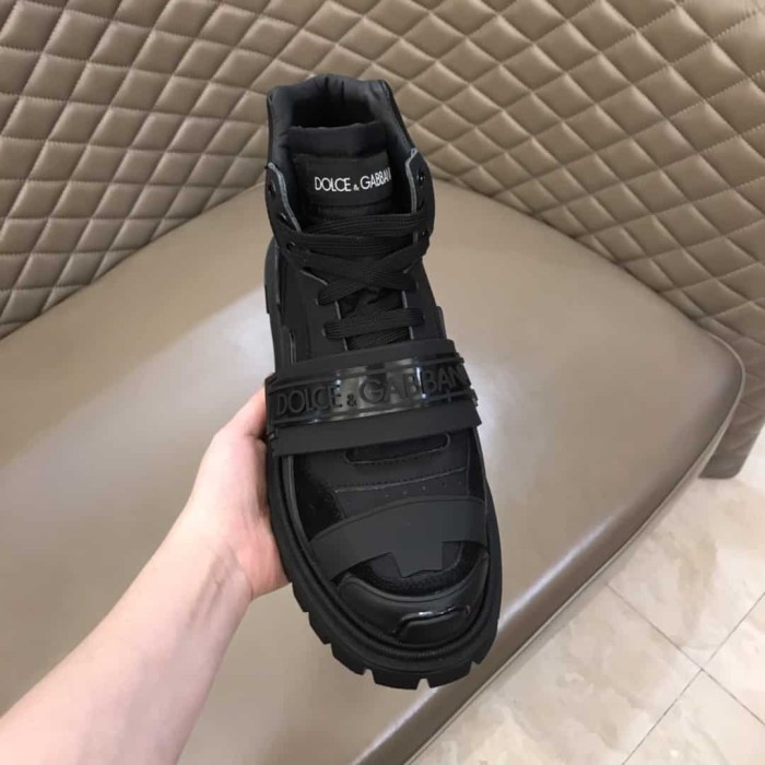 DOLCE    G@BB@N@ LOGO STRAP TREKKING BOOTS   DG55