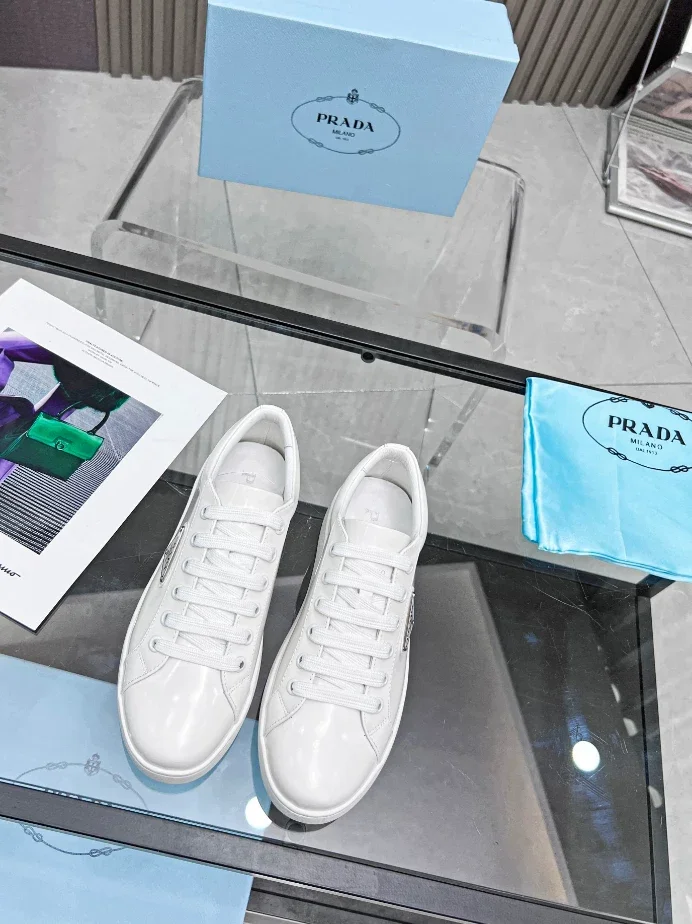 PR@DA@ BRUSHED LEATHER SNEAKERS   PRD045