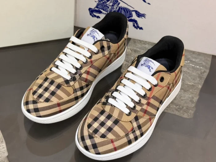 BURB5RRY TERRACE CHECK SNEAKERS   BBR105