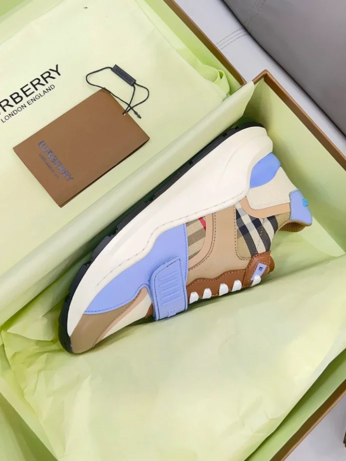 BURB5RRY VINTAGE CHECK SNEAKERS   BBR121
