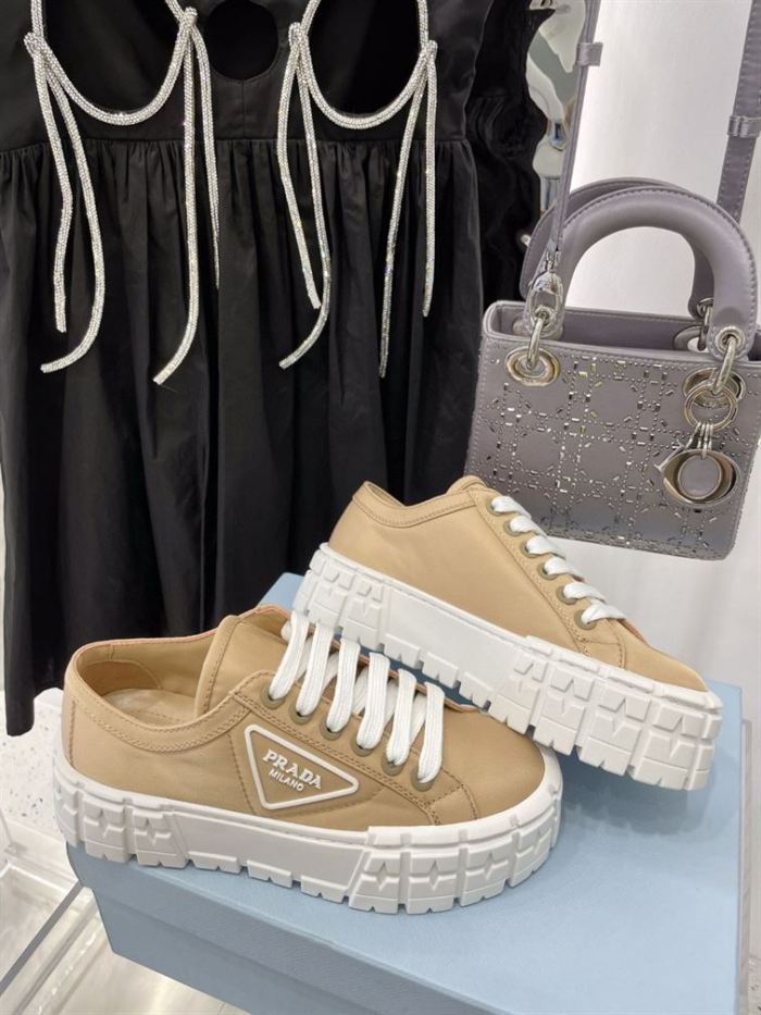 PR@DA@ DOUBLE WHEEL RE-NYLON GABARDINE SNEAKERS BEIGE   PRD087