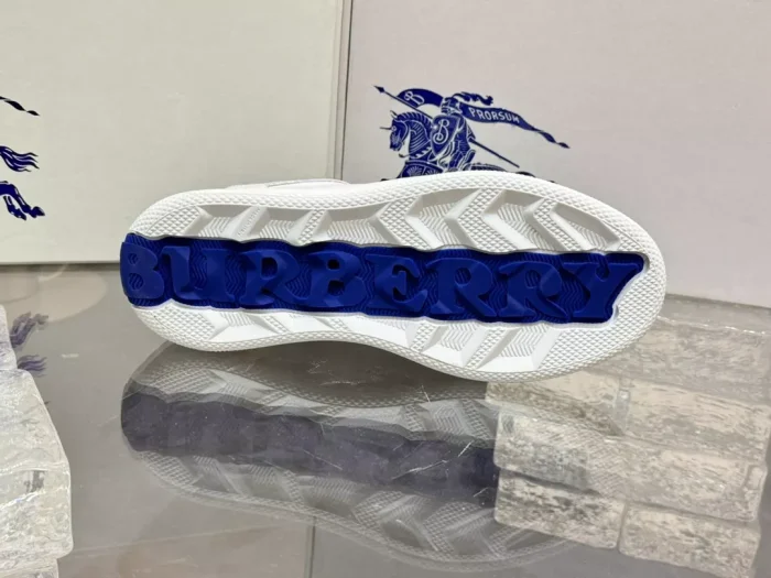 BURB5RRY LEATHER STOCK SNEAKERS IN WHITE   BBR091