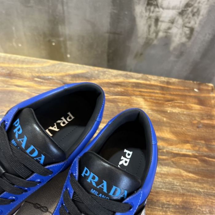 PR@DA@ DOWNTOWN LEATHER SNEAKERS BLUE   PRD094