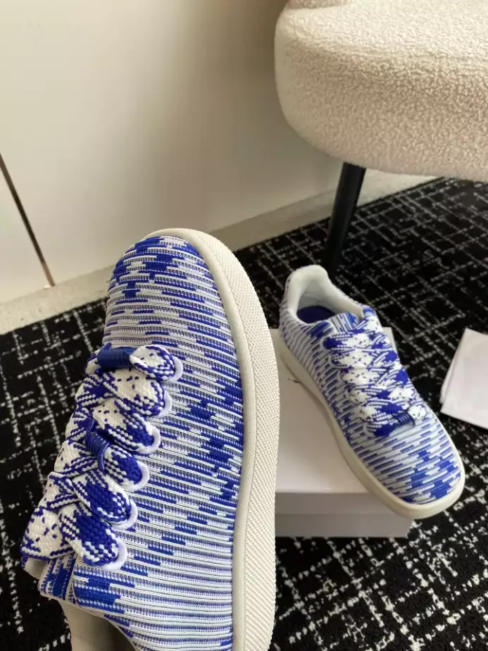BURB5RRY CHECKED KNITTED SNEAKERS   BBR101