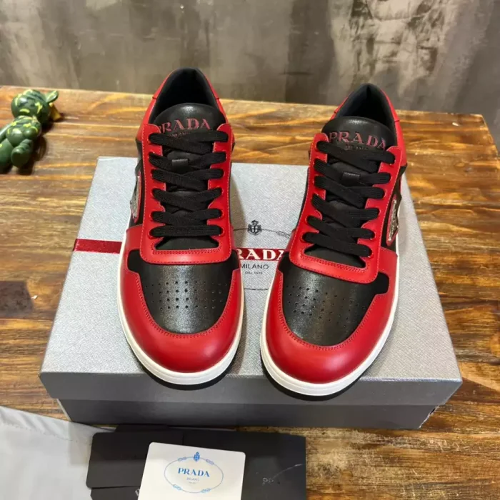 PR@DA@ DOWNTOWN LEATHER SNEAKERS RED   PRD093