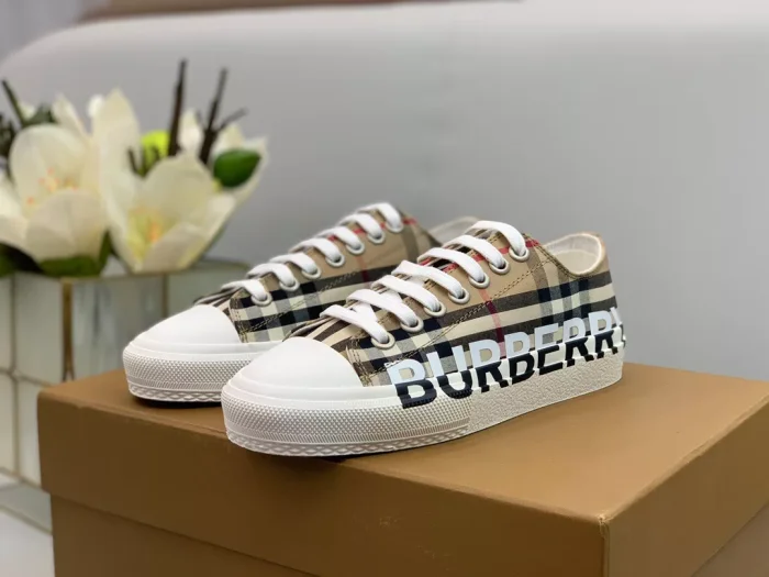 BURB5RRY CHECK COTTON SNEAKERS   BBR126