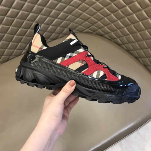 BURB5RRY VINTAGE CHECK ARTHUR SNEAKERS   BBR34
