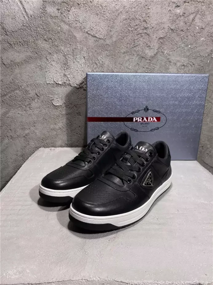 PR@DA@ DOWNTOWN LEATHER SNEAKERS   PRD037