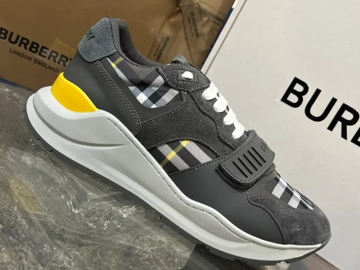 BURB5RRY VINTAGE CHECK SNEAKERS   BBR110