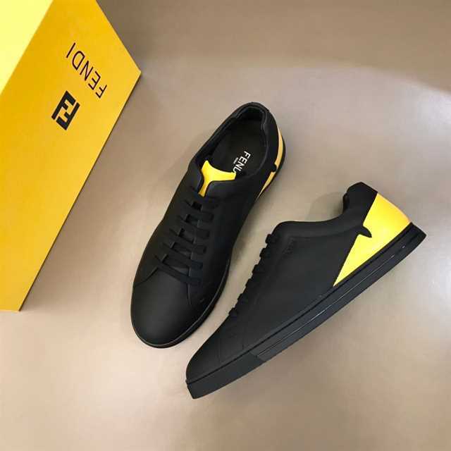 FEND1 CORNER BUGS LOW-TOP SNEAKERS   FD08