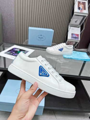 PR@DA@ BRUSHED LEATHER SNEAKERS   PRD044