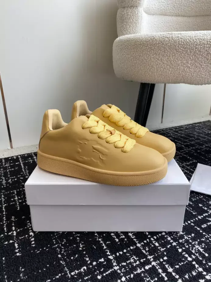 BURB5RRY BOX LOGO-DEBOSSED LEATHER SNEAKERS   BBR098