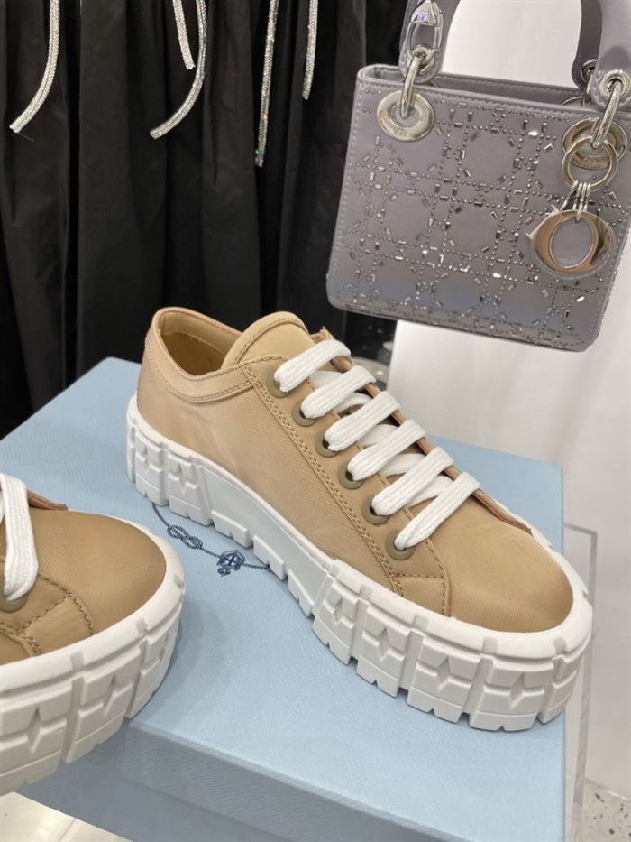 PR@DA@ DOUBLE WHEEL RE-NYLON GABARDINE SNEAKERS BEIGE   PRD087