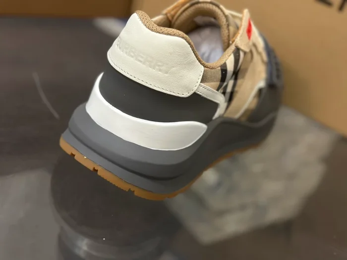 BURB5RRY VINTAGE CHECK SNEAKERS   BBR108