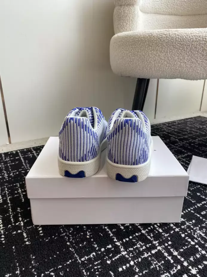 BURB5RRY CHECKED KNITTED SNEAKERS   BBR101