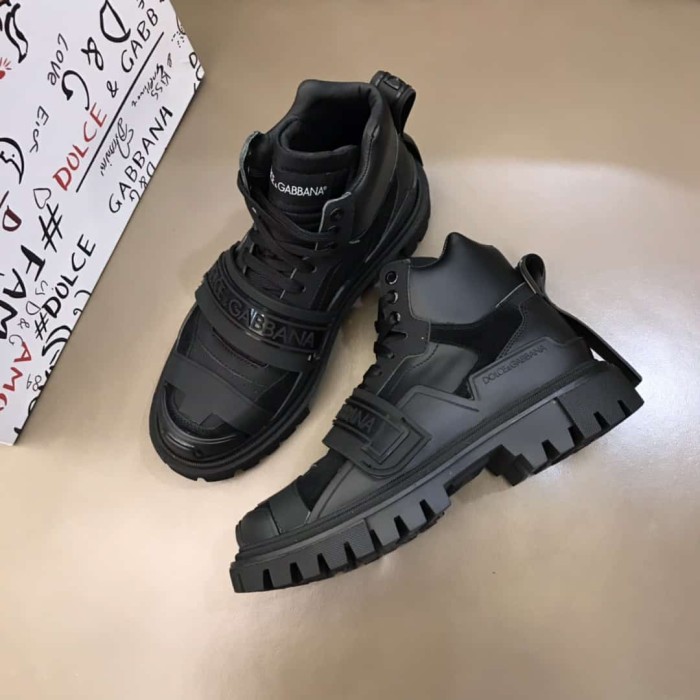 DOLCE    G@BB@N@ LOGO STRAP TREKKING BOOTS   DG55