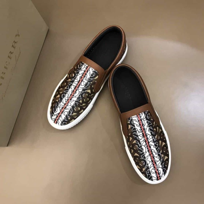 BURB5RRY LEATHER VINGATE SNEAKER- BBR81