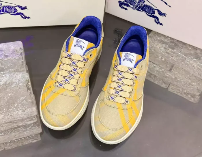 BURB5RRY TERRACE CHECK SNEAKERS   BBR104