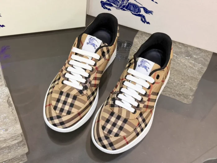 BURB5RRY TERRACE CHECK SNEAKERS   BBR105