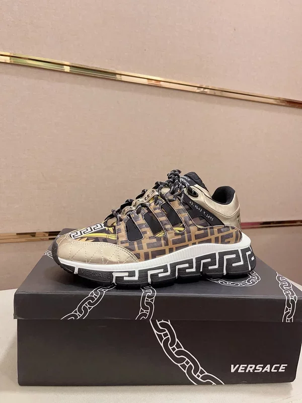 VERS@CE TRIGRECA SNEAKERS   VS69
