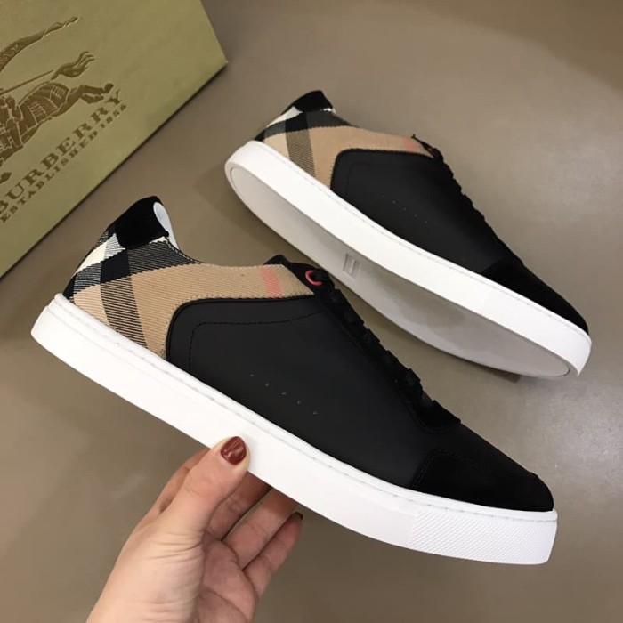 BURB5RRY LEATHER AND HOUSE CHECK SNEAKERS   BBR26