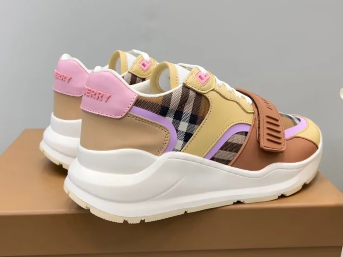 BURB5RRY VINTAGE CHECK SNEAKERS   BBR120