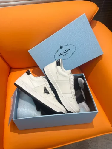 PR@DA@ DOWNTOWN LEATHER SNEAKERS IN WHITE   PRD010