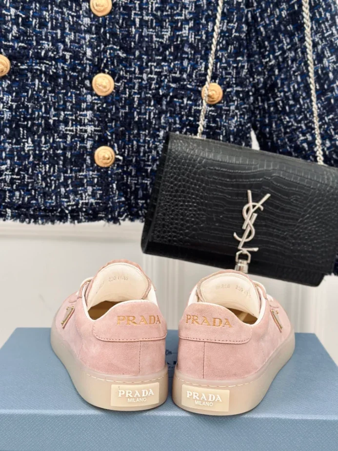 PR@DA@ SUEDE SNEAKERS ALABASTER PINK   PRD081