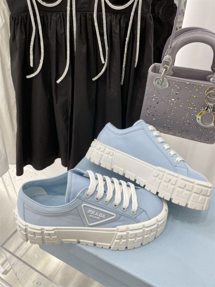 PR@DA@ DOUBLE WHEEL RE-NYLON GABARDINE SNEAKERS LIGHT BLUE   PRD085
