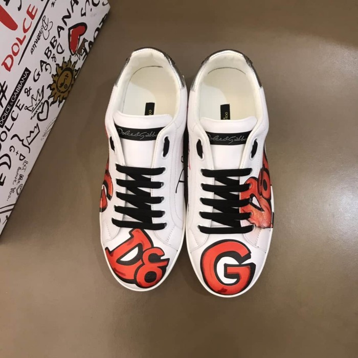 DOLCE    G@BB@N@ CALFSKIN PORTOFINO SNEAKERS WITH PATCHES OF THE DESIGNERS   DG02