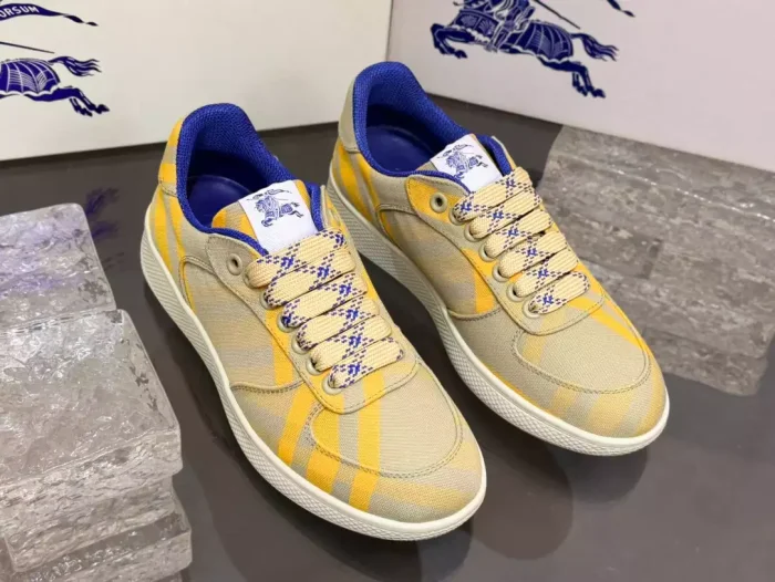 BURB5RRY TERRACE CHECK SNEAKERS   BBR104